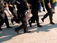 Десятки человек задержали в Москве на пикетах в поддержку ЛГБТ-активистки Юлии Цветковой (ФОТО, ВИДЕО) - «Москва»