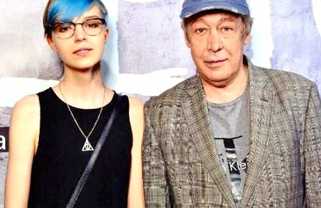 19-летнюю дочь Михаила Ефремова затравили в соцсетях - «Новости дня»