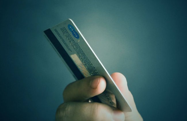 Банки поддержат россиян антикризисным подорожанием услуг - «Экономика и бизнес»