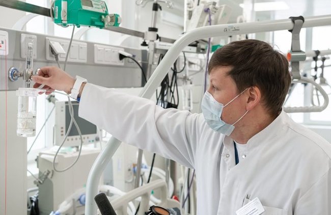 Число заражений коронавирусом в странах Америки и Азии рекордно растет - «В мире»