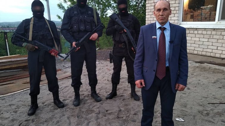 Героя шуточного видео с псевдополицейским и ящиками денег арестовали на 5 суток - «Новости дня»