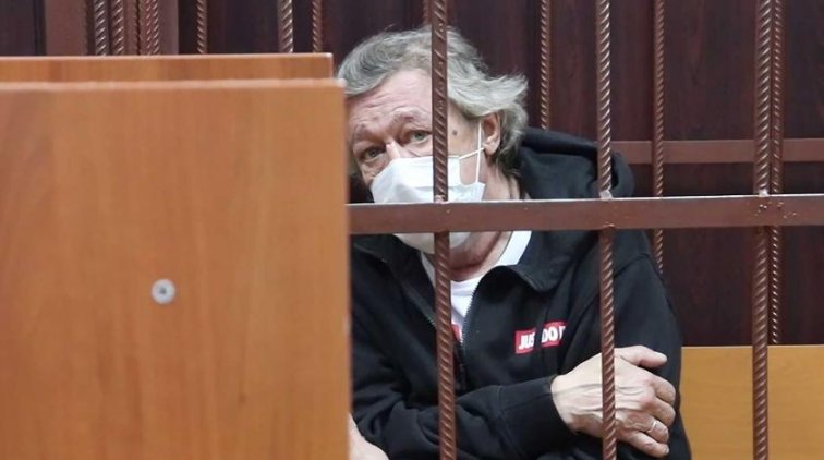 "Хотят нажиться": родственники Захарова запросили огромную компенсацию от Ефремова в суде - «Культура»