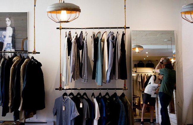Эксперты объяснили, почему магазины одежды ждет массовое закрытие и распродажи - «Власть и Общество»