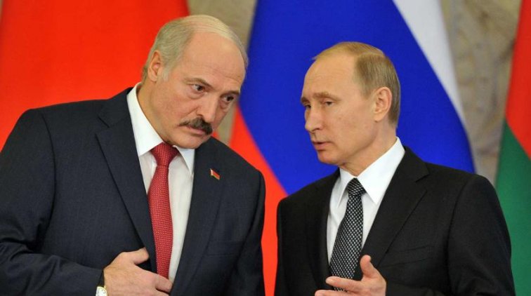 Лукашенко бросился на шею Путину - видео - «Политика»