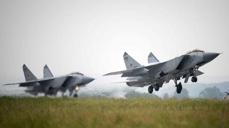 МиГ-31 поднялись на перехват американских B-52H - «Армия»