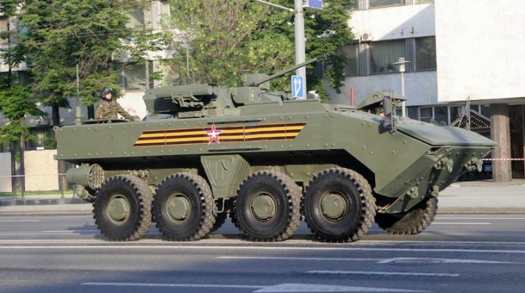 Новейший "Бумеранг" загорелся сразу после Парада Победы в Москве - «Армия»