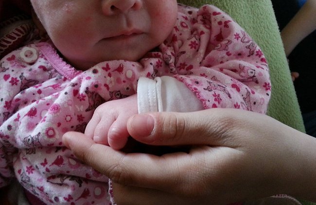Новорождённый заразился коронавирусом в Приморье - «Власть и Общество»