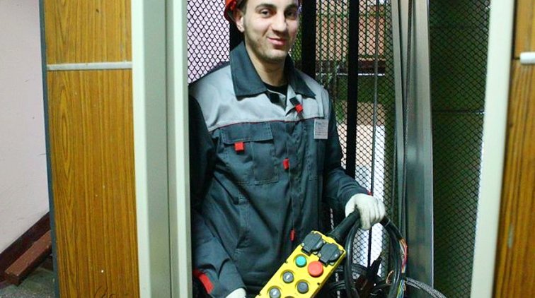 Поехали! Завод «Роскосмоса» будет выпускать лифты с голосом Гагарина - «Новости дня»