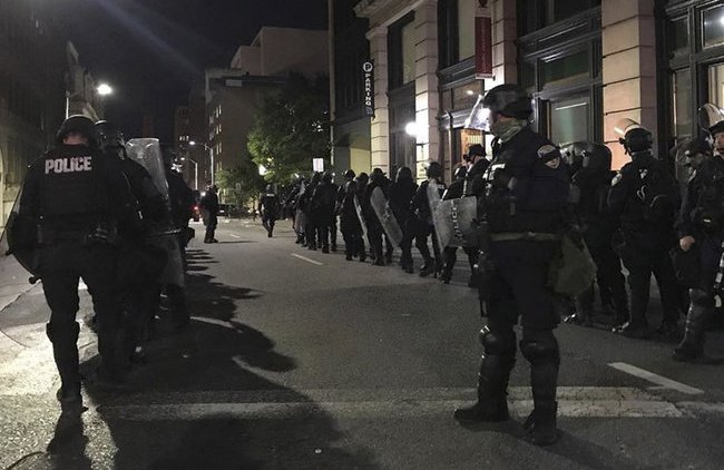 Сатановский: Бунт в США, а страшно жить в России - «Власть и Общество»