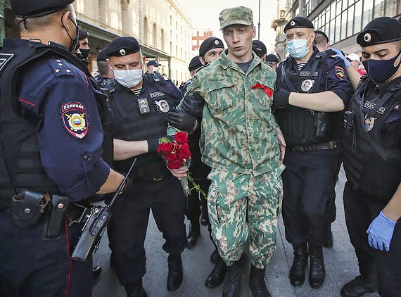 В Москве задержали больше 130 сторонников фигурантов дела «Сети» - «Новости дня»