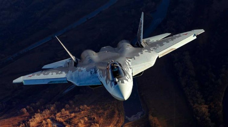 В России объяснили камуфляж истребителей США под Су-57 - «Армия»