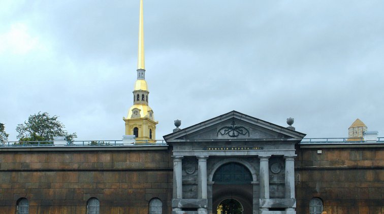 Задержан избивший полицейских у Петропавловской крепости - «Новости дня»