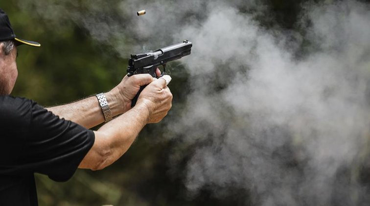 Житель Воронежа устроил стрельбу в магазине из-за несвежего мяса - «Новости дня»