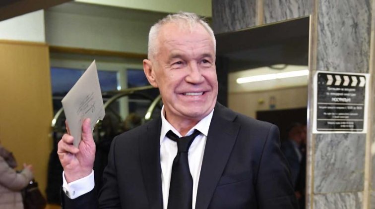 Злостные нарушители: подоспевший к Ефремову Гармаш получил штраф - «Культура»