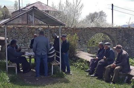 Отдайте старикам их деньги или Об антикризисном пакете, которого… нет - «Экономика»