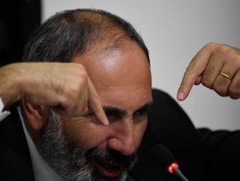 Решение судьи Арсена Никогосяна ввергло Никола Пашиняна в истерику - «Общество»