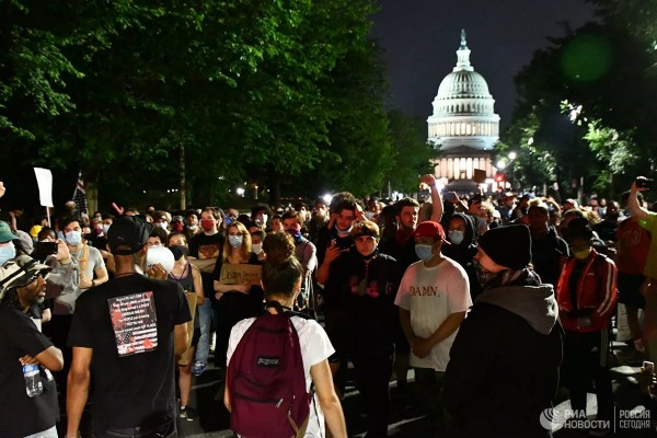 Шокирующее видео с пенсионером - «Новости дня»