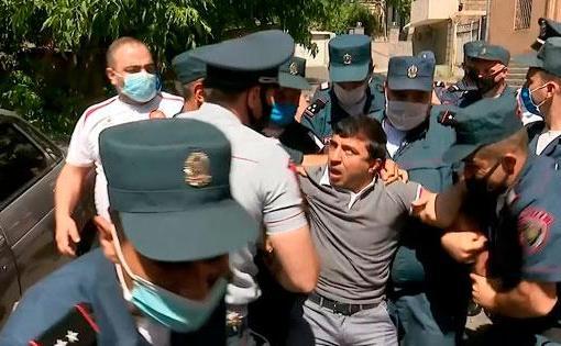 В Армении набирает силу полицейский террор - «Политика»