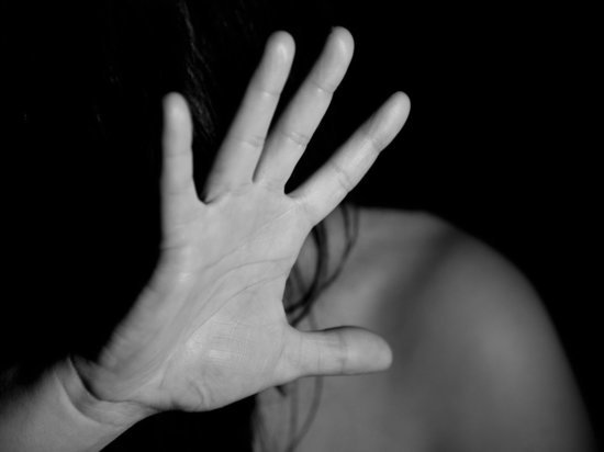 В Москве избили и изнасиловали спасавшую детей от коронавируса медсестру - «Новости дня»