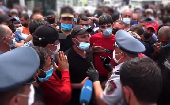 В театре абсурда больше смысла, чем в действиях властей Армении - «Общество»