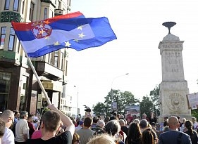 Антиковидный бунт: сербские СМИ о многотысячных акциях протеста - «Новости дня»