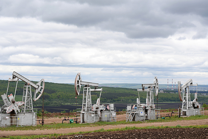 Доходы России от продажи нефти рухнули - «Новости дня»