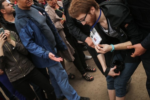 Иностранные журналисты потребовали наказания для сломавших Френкелю руку на голосовании - «Новости дня»