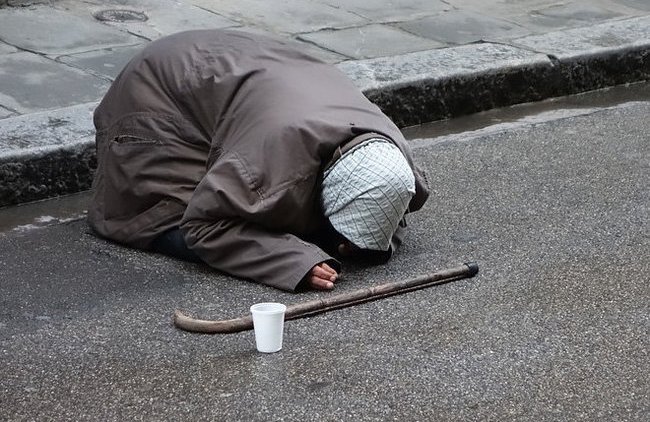 Бедности и нищеты в России стало на полпроцента меньше - «Экономика и бизнес»