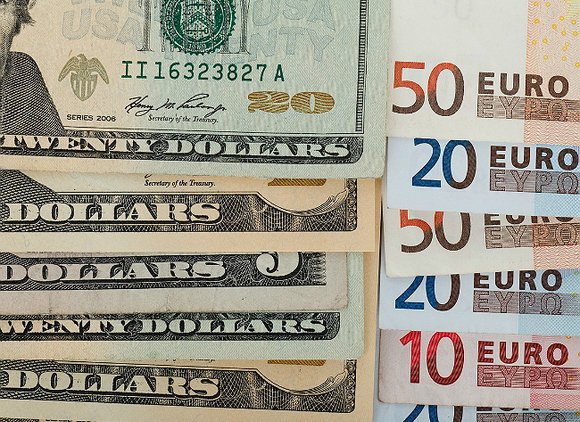 Биржевой курс доллара поднялся выше 72 рублей - «Новости дня»