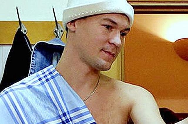 Дегтярев отказался общаться с кричащими под окнами - «Новости дня»