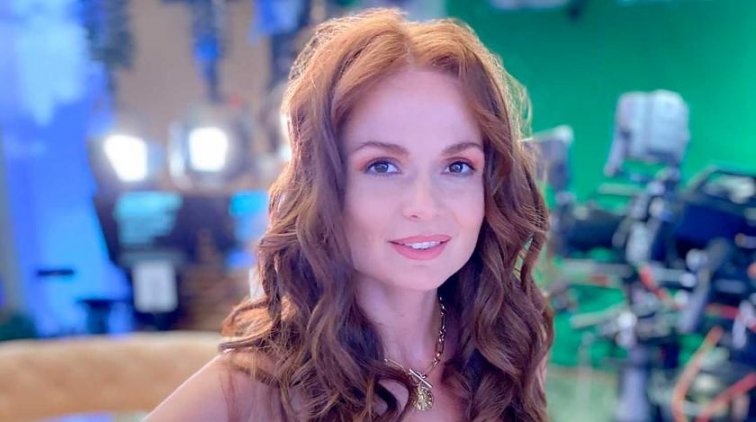 Известная российская телеведущая сбежала с мужем из России - «Культура»