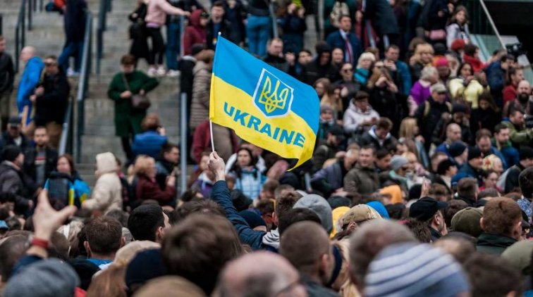 Эксперт: Украина шантажирует Росиию и Европу выходом из минских соглашений - «Украина»