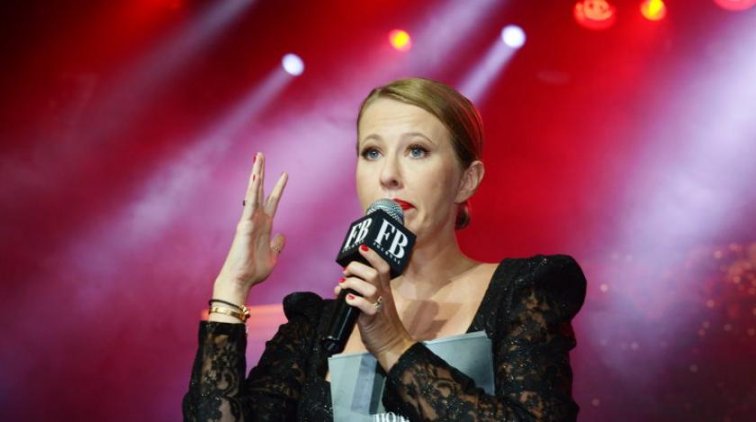 "Кровь из ушей пошла": Собчак спела про свое "рыло" после скандала с монастырем - «Культура»