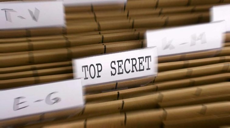 Между Западом и Россией началась "шпионская война" - «Политика»