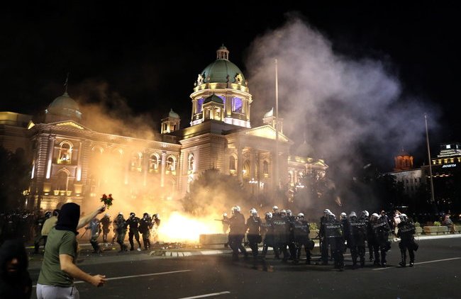 На фоне протеста сербов против самоизоляции в России наступает прозрение - «В мире»