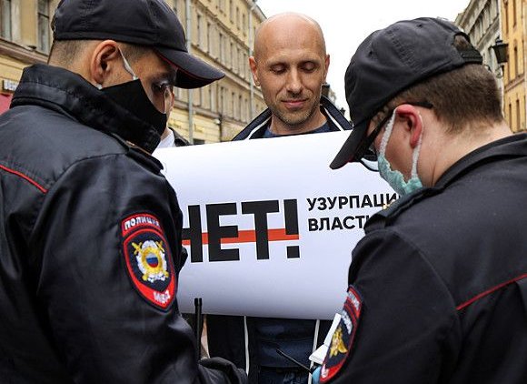 Оппозиции имеет смысл начать апеллировать к силовикам - «Новости дня»