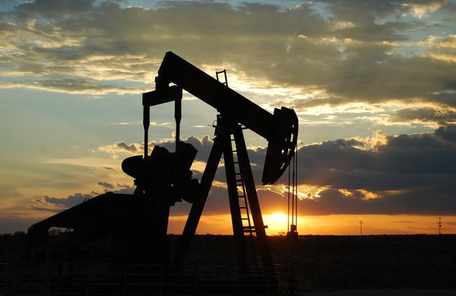 Прогноз цены нефти понизила Eni - «В мире»