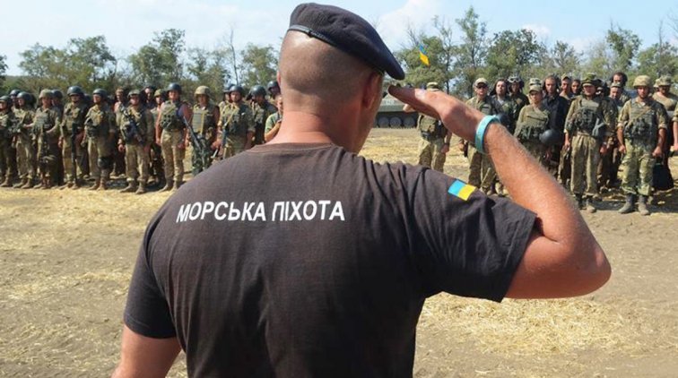 Украинские морпехи отметили профессиональный праздник массовой дракой - «Новости дня»