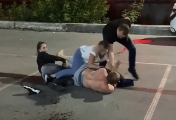 В Барнауле боксер одним ударом убил прохожего, заступившегося за мужчину с инвалидностью - «Новости дня»