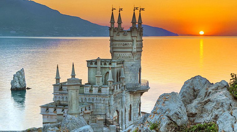 В Крыму заинтересовались залитыми нечистотами пляжами курорта - «Новости дня»