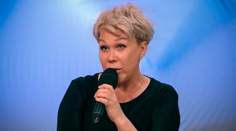 "Втихую убирают": звезд "Пусть говорят" преследует проклятие - «Культура»