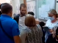 Полиция решила составить три протокола на фотографа "Медиазоны", которому сломал руку полицейский - «Россия»