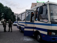 Полиция Украины взяла штурмом автобус в Луцке и освободила заложников - «В мире»