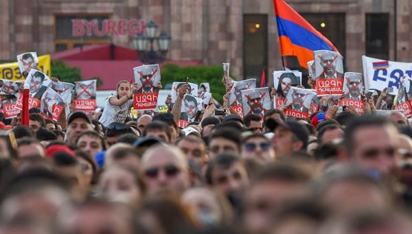 Сначала теракт, потом революция - оба раза били по государству - «Общество»