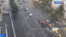 Вести-Москва Танцы на МКАД закончились задержанием: первую брачную ночь молодожены провели в полиции - «Телеканал «Россия»