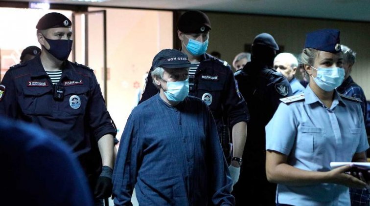 Адвокат Ефремова рассказал о портрете Путина у него на кухне - «Культура»