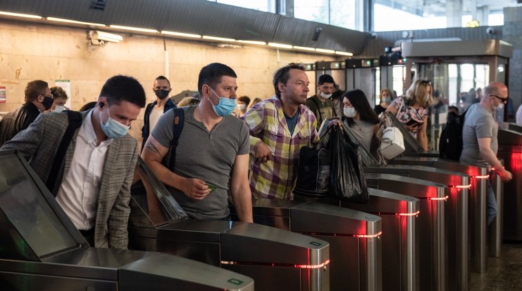 «Люди подрасслабились» В петербургском метро объяснили, почему стали просить пассажиров - «Новости дня»