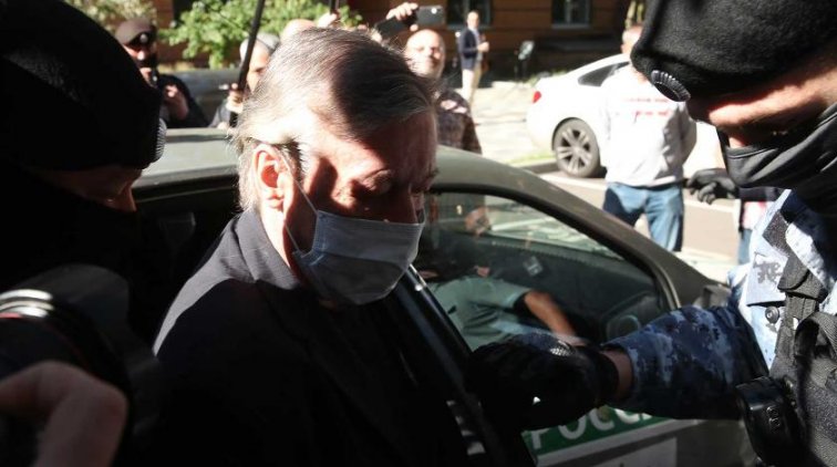 Потерпевшие по делу Ефремова в качестве компенсации получат 1 рубль - «Культура»