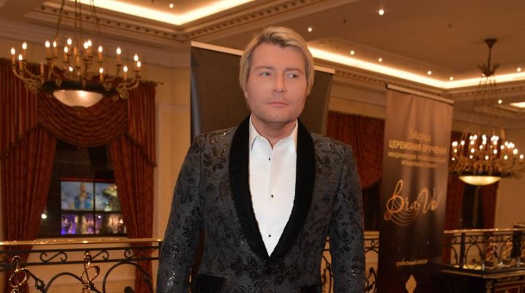 "Повезло девчонкам": Басков повеселился в компании блондинок - «Культура»
