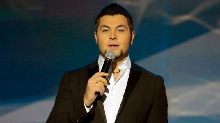 "Предпочитаю плакать в одиночку": Чумаков ответил на слухи о проблемах в семье - «Культура»